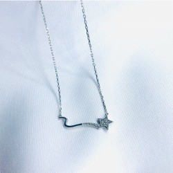 Kayan Yıldız Model Pırlanta Kolye