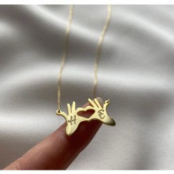 Kişiye Özel Harfli 925 Ayar Kalp Yapan Eller Gümüş Kolye Özel Gün Hediyesi