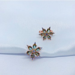 Yeşil Taşlı Lotus Çiçeği Gümüş Hediyelik Kadın Küpe